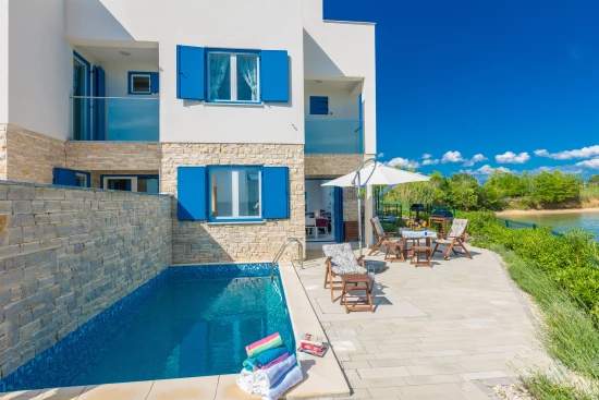 Vila Severní Dalmácie - Privlaka DA 8493 N1