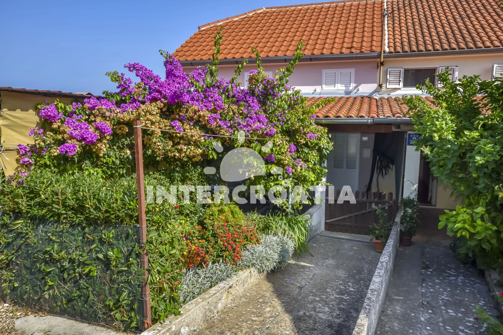 Domek Ostrov Iž - Mali Iž OS 10345 N1