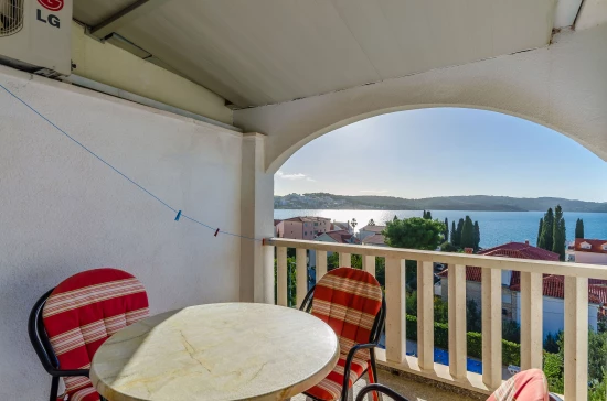 Apartmán Střední Dalmácie - Okrug Gornji DA 8515 N1