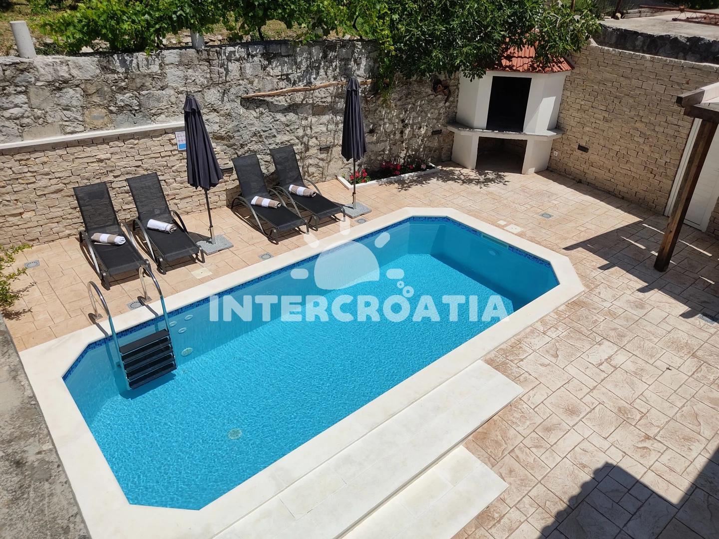 Apartmán Střední Dalmácie - Zvečanje DA 8529 N1