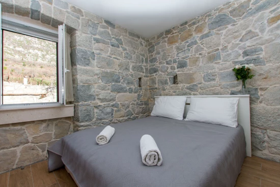 Apartmán Střední Dalmácie - Zvečanje DA 8529 N1