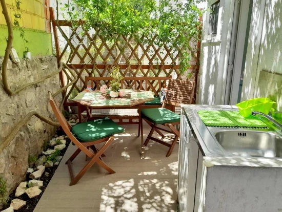 Apartmán Střední Dalmácie - Okrug Gornji DA 8537 N1