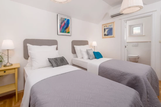 Vila Ostrov Brač - Bol OS 10368 N1