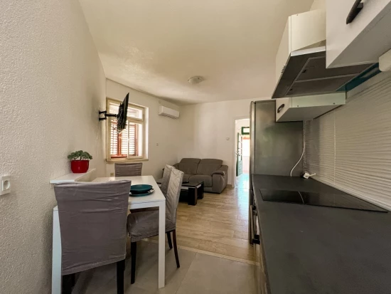 Apartmán Střední Dalmácie - Kaštela DA 8565 N1