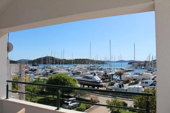 Apartmán Severní Dalmácie - Tribunj (Vodice) DA 8567 N4