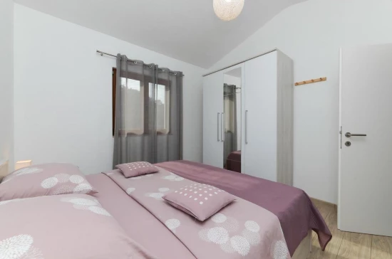 Domek Ostrov Brač - Pučišća OS 10393 N1