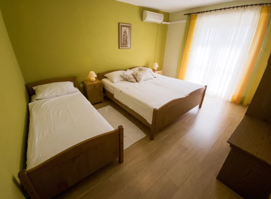 Apartmán Střední Dalmácie - Okrug Gornji DA 8596 N1