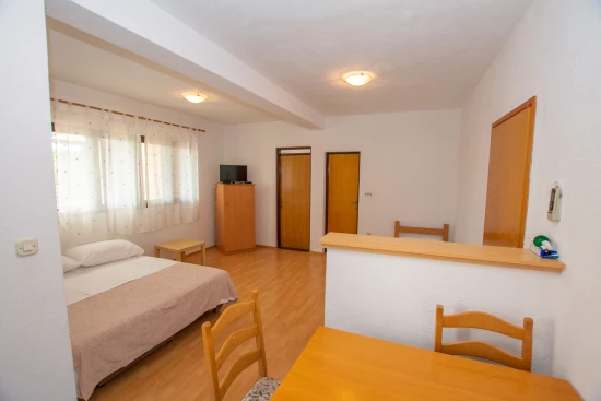 Apartmán Severní Dalmácie - Pakoštane DA 8600 N2