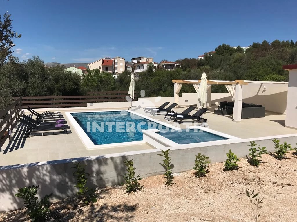 Apartmán Střední Dalmácie - Okrug Gornji DA 8611 N1