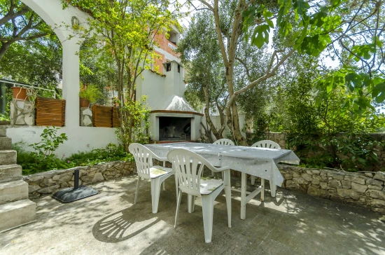 Apartmán Střední Dalmácie - Okrug Gornji DA 8627 N1