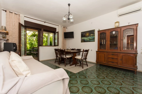 Apartmán Střední Dalmácie - Seget Donji DA 8630 N1