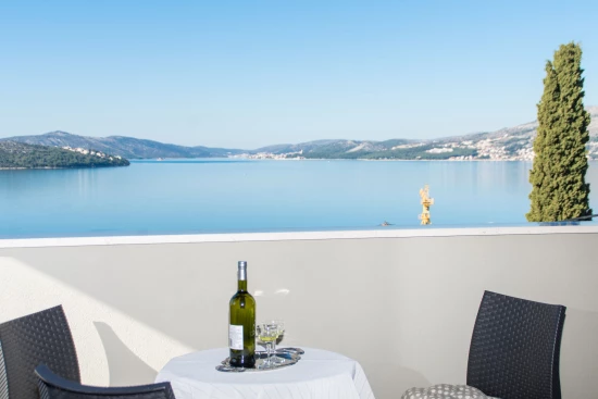 Apartmán Střední Dalmácie - Okrug Gornji DA 8635 N2