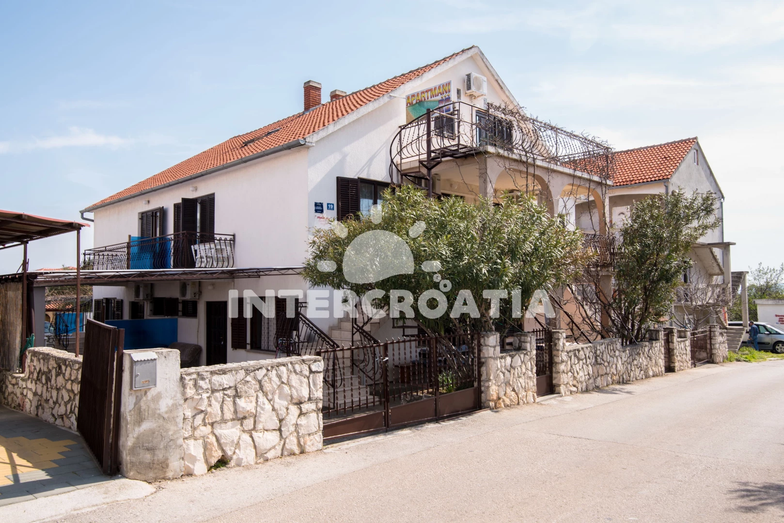 Apartmán Střední Dalmácie - Okrug Gornji DA 8636 N2