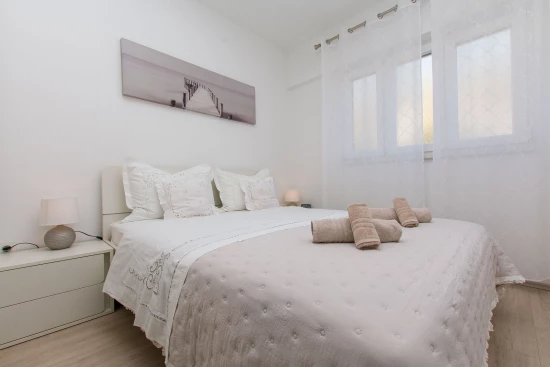 Apartmán Střední Dalmácie - Dugi Rat DA 8660 N1