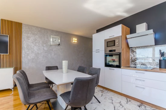 Apartmán Střední Dalmácie - Okrug Gornji DA 8695 N1