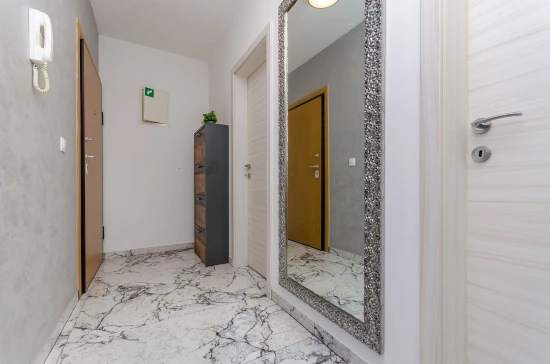 Apartmán Střední Dalmácie - Okrug Gornji DA 8695 N1
