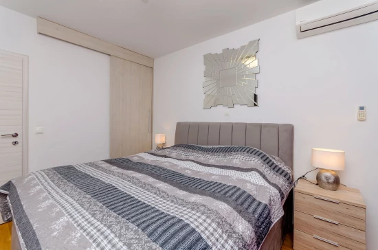 Apartmán Střední Dalmácie - Okrug Gornji DA 8695 N1