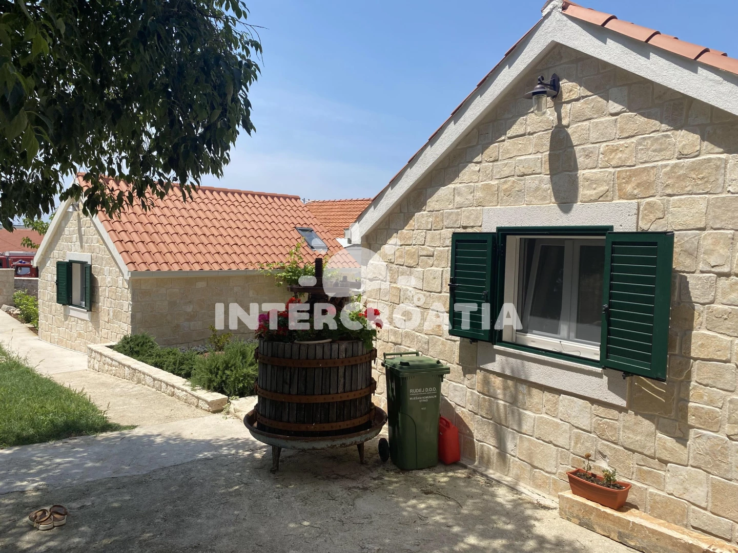 Domek Střední Dalmácie - Okrug Gornji DA 8710 N1