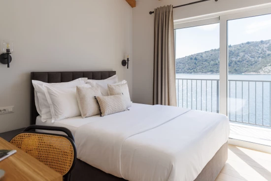 Vila Střední Dalmácie - Vinišće DA 8712 N1