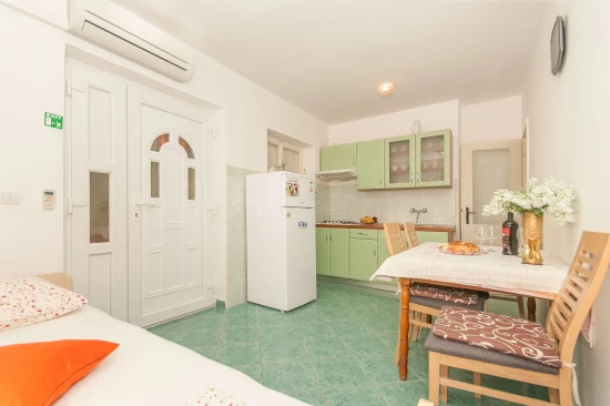 Apartmán Střední Dalmácie - Omiš DA 8742 N1