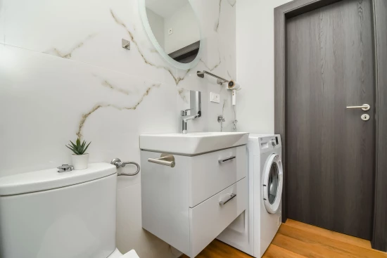 Apartmán Střední Dalmácie - Okrug Gornji DA 8758 N1