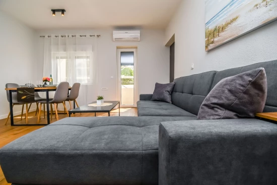 Apartmán Střední Dalmácie - Okrug Gornji DA 8758 N2