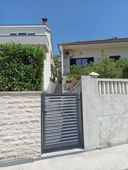 Apartmán Střední Dalmácie - Žrnovnica DA 8786 N1