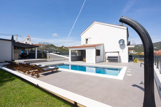 Vila Střední Dalmácie - Vinišće DA 8797 N1