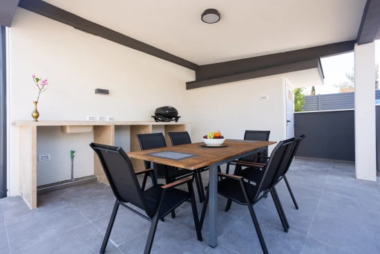 Vila Střední Dalmácie - Vinišće DA 8797 N1