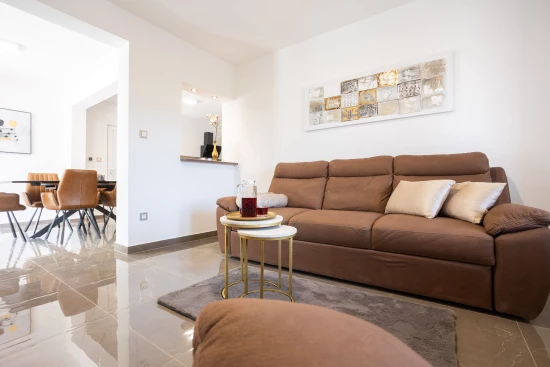 Vila Střední Dalmácie - Vinišće DA 8797 N1