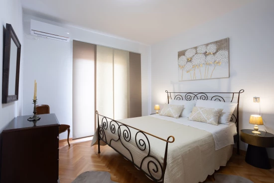 Vila Střední Dalmácie - Vinišće DA 8797 N1