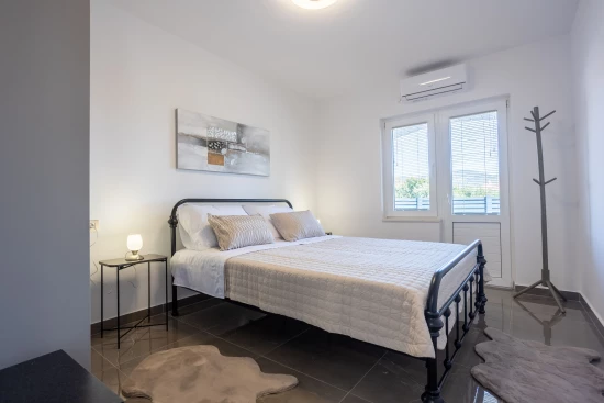 Vila Střední Dalmácie - Vinišće DA 8797 N1