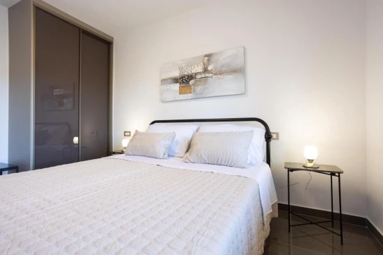 Vila Střední Dalmácie - Vinišće DA 8797 N1