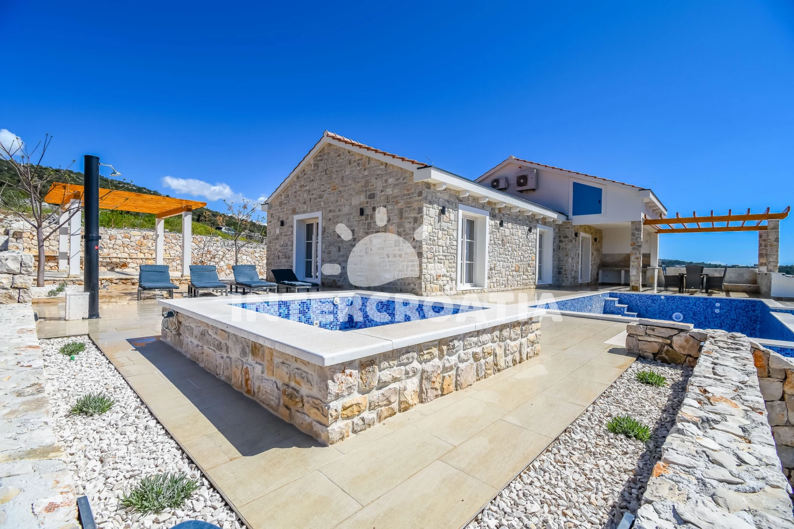 Vila Severní Dalmácie - Kalebova Luka (Ražanj) DA 8806 N1