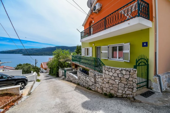 Apartmán Střední Dalmácie - Marina DA 8815 N1