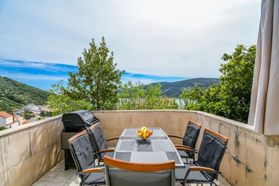 Apartmán Střední Dalmácie - Marina DA 8815 N1