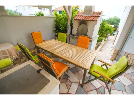 Apartmán Střední Dalmácie - Okrug Gornji DA 8842 N1