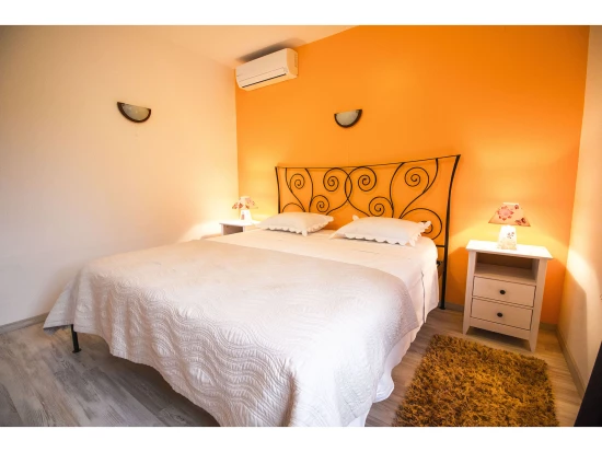 Apartmán Střední Dalmácie - Okrug Gornji DA 8842 N1