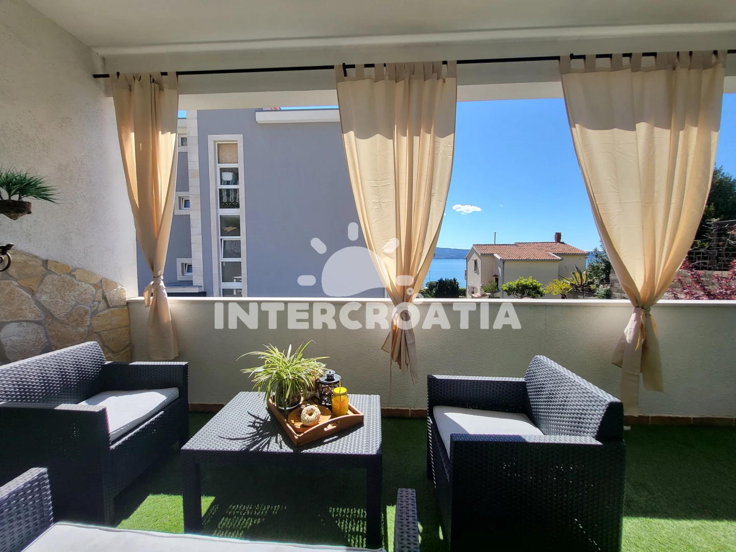 Apartmán Střední Dalmácie - Dugi Rat DA 8902 N2