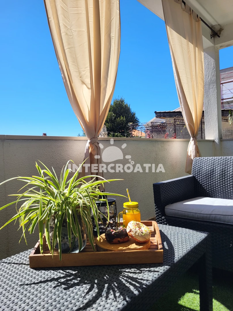 Apartmán Střední Dalmácie - Dugi Rat DA 8902 N2