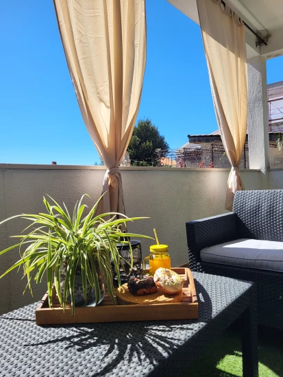 Apartmán Střední Dalmácie - Dugi Rat DA 8902 N2