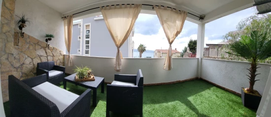 Apartmán Střední Dalmácie - Dugi Rat DA 8902 N2