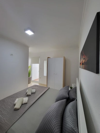 Apartmán Střední Dalmácie - Dugi Rat DA 8902 N2