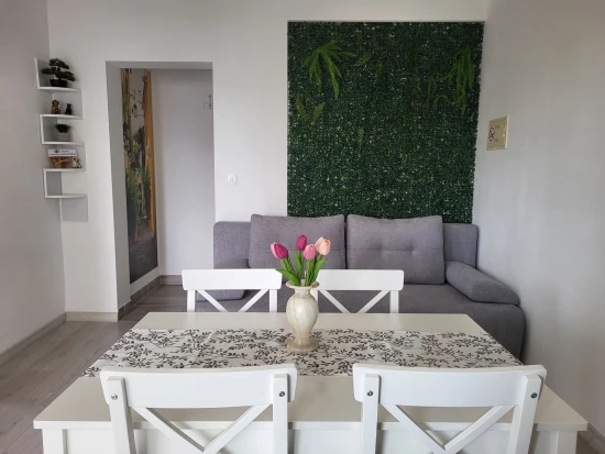 Apartmán Střední Dalmácie - Dugi Rat DA 8902 N2