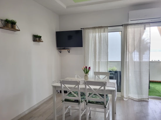 Apartmán Střední Dalmácie - Dugi Rat DA 8902 N2