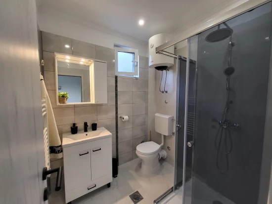 Apartmán Střední Dalmácie - Dugi Rat DA 8902 N2