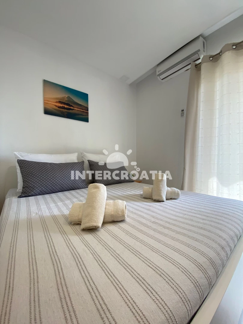 Apartmán Střední Dalmácie - Dugi Rat DA 8902 N3