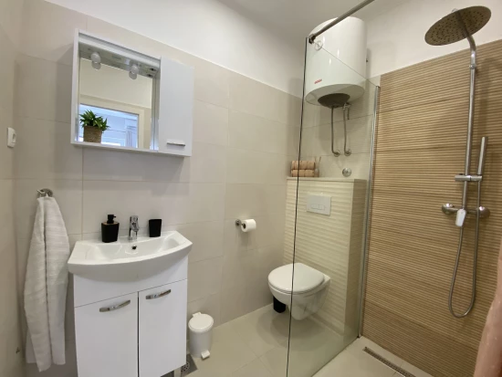 Apartmán Střední Dalmácie - Dugi Rat DA 8902 N3
