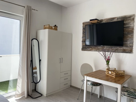 Apartmán Střední Dalmácie - Dugi Rat DA 8902 N3
