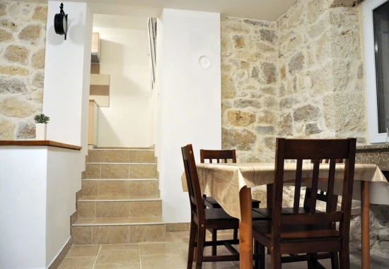 Apartmán Střední Dalmácie - Okrug Gornji DA 10197 N2